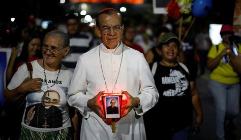 Gregorio Rosa Ch Vez Primer Cardenal De El Salvador Pasa A Retiro