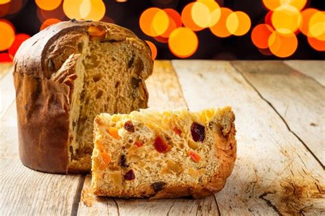 Premium Photo Panettone Traditional Fruit Cake Dessert