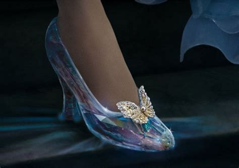 Pin By Julie On Chaussure Fairy Shoes Cinderella Shoes Glass