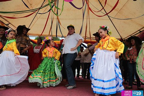 Santo Domingo Recibe El Cari O El Amor Y La Devoci N De Los Barrios