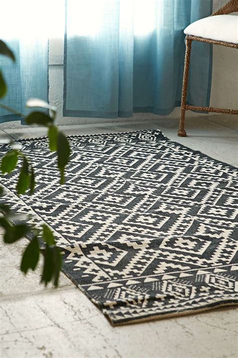 30 Stylish Rugs for Cheap: Under $100 | StyleCaster