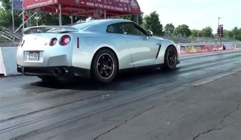 Video Switzer Nissan Gt R Completes Quarter Mile In 861 Seconds