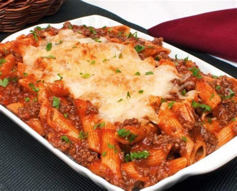 Macarronada à bolonhesa fácil e rápida para almoço de domingo