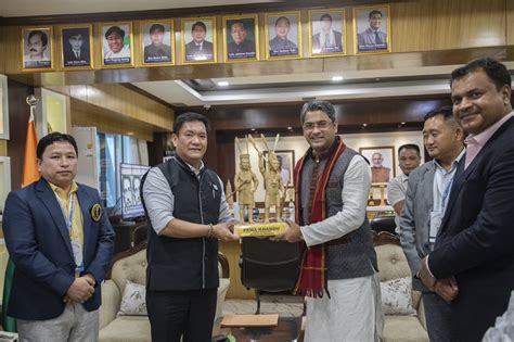 Pema Khandu On Twitter Delighted To Felicitate Shri