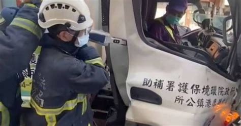 彰化回收車猛撞路旁廂型車 疑逆光釀禍！1人受困警消即刻救援 社會 Ctwant