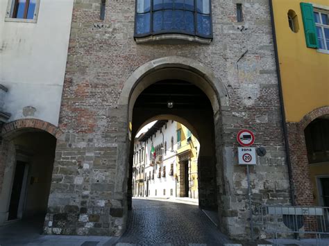 Udine Nuove Regole Per Accedere Alla Ztl Ecco Chi Potr Entrare