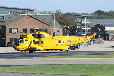 XZ585 'A' | GK.James Photo/Aviation | Flickr