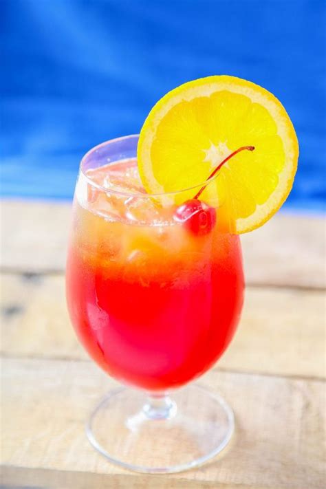 Best Hurricane Cocktail Recipe Easy Homemade 2024