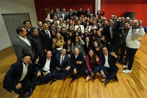 Sheinbaum se reúne con dirigencia y estructura electoral de Morena para