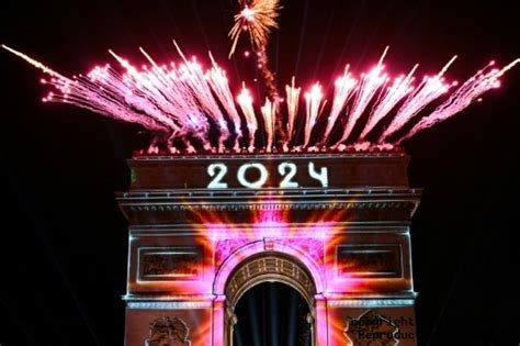 Centre Presse Nouvel An Sur Les Champs Elysées Sous Haute Sécurité