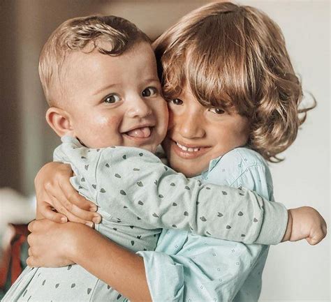 Jos Carlos Pereira Partilha A Mais Terna Foto Dos Dois Filhos