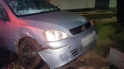 Peugeot E Corsa Se Envolvem Em Acidente Na Rua Fortunato Bebber Esquina