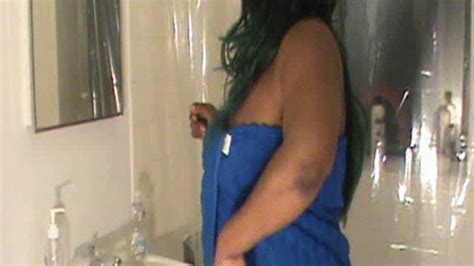 Quich Shower 01 Double Headed Dildo Nilou S Playhouse Clips4sale