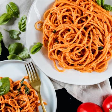 Creamy Sun Dried Tomato Pesto Pasta Seasoned And Salted