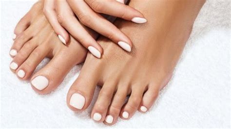 Pedicura 4 Colores De Esmalte Que Nunca Fallan Y Le Quedan Bien A