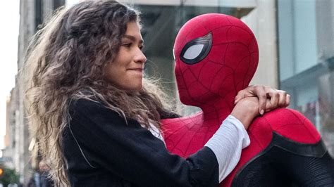 Zendaya And Tom Holland Are Engaged Cosmic Book News