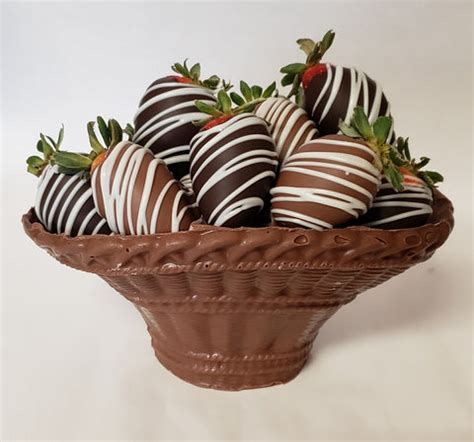 Chocolate Covered Strawberries - Gift Box – Fun Factory Sweet Shoppe