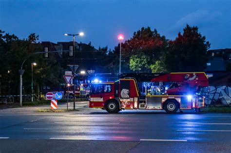 Brand In Tiefgarage Vier Ortsfeuerwehren Im Einsatz Feuer Rasch