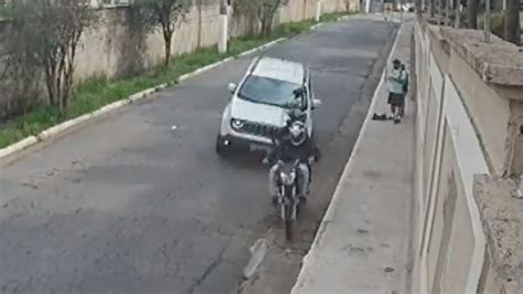 Video Conductor Atropella Con Su Camioneta A Ladrones En Motocicleta