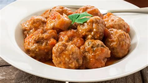 Alb Ndigas En Salsa Recetarius