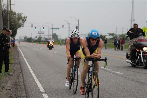 Navys Hooker Army Women Dominate Stormy Armed Forces Triathlon Armed Forces Sports Article