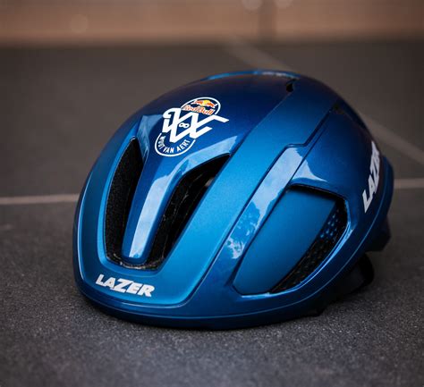 Estos Son Los Espectaculares Cascos Red Bull De Wout Van Aert Que Lazer