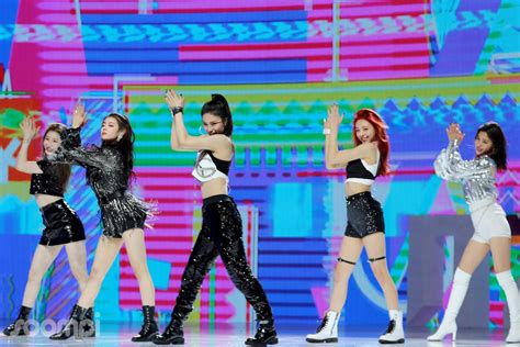 Exclusive ITZY Makes Grand Debut At ITz Different Showcase Shares