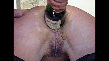 fisting anal botella inserción anal XVIDEOS