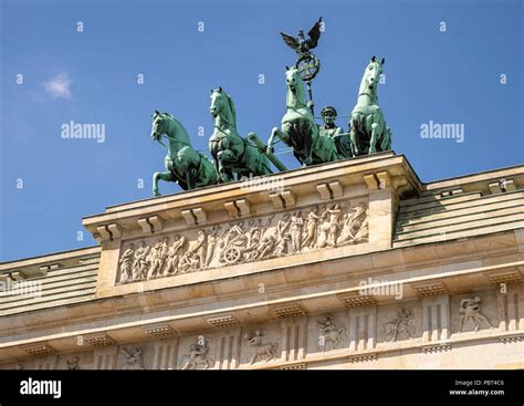 Cuadriga En La Puerta De Brandeburgo Fotos e Imágenes de stock Alamy