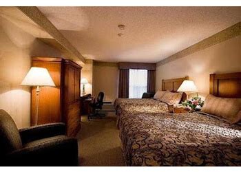 3 Best Hotels in Kelowna, BC - Expert Recommendations