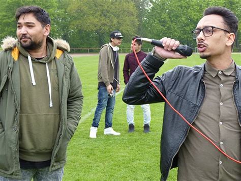 Organisator Bes und Sänger Joey beim Wir Song Fußballturnier zur