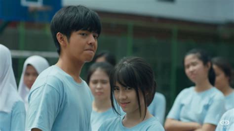 Contoh Resensi Film Dua Garis Biru Lukisan