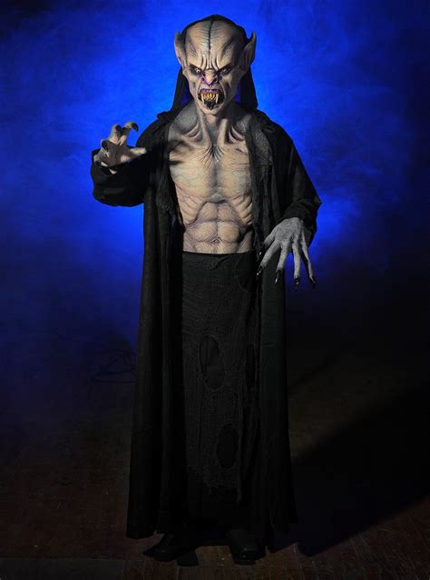 Vampire Legend Halloween & Horror Display Prop – Distortions Unlimited