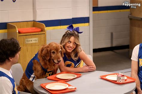 Sydney Sweeney Shows Off Her Sexy Tits On SNL Photos Videos OnlyFans Leaked Nudes