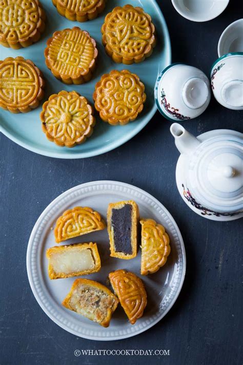 Easy Traditional Baked Mooncakes Yue Bing Assorted Fillings