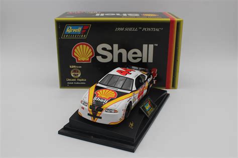 Tony Stewart 1998 Shell 124 Revell Diecast W Case