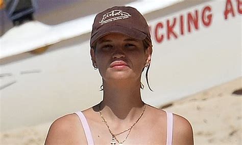 Pixie Geldof Shows Off Her Trim Figure In High Waisted Pink Bikini In Barbados Daily Mail Online