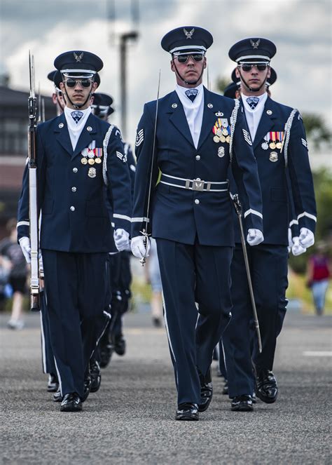 Air Force Honor Guard Drill Team recruits, retains, inspires at Air ...