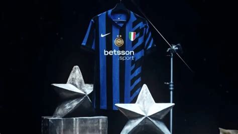 Inter Presentata La Nuova Maglia Le Due Stelle Sul Simbolo E Lo