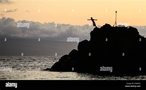 Cliff Diver Hi Res Stock Photography And Images Alamy