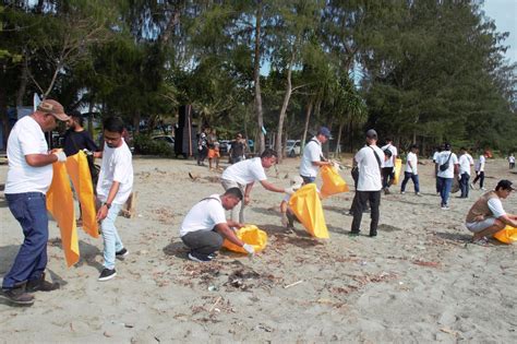 Berhasil Kumpulkan Ton Sampah Pln Gelar Aksi Bersih Bersih Pantai