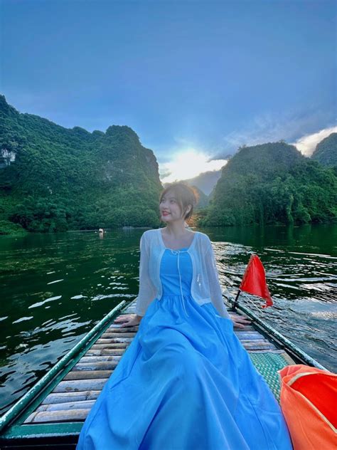 Nhan sắc thăng hạng của hot girl nổi tiếng khi vào vai chị Hằng