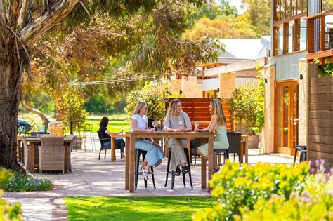 Lake Breeze Wines Food And Drink Langhorne Creek Alexandrina Area