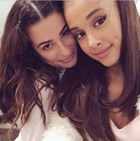 Instagram Caroline Receveur et Ginny Weasley de Harry Potter en bikini Télé Loisirs