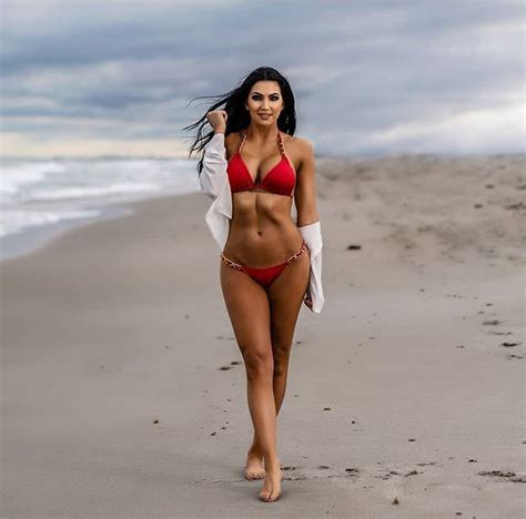 3 Hot Sexy Morgan Kay Beamer Bikini Pics