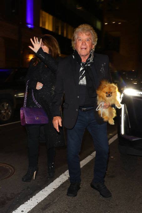 Who is Lisa Vanderpump dating? Lisa Vanderpump boyfriend, husband