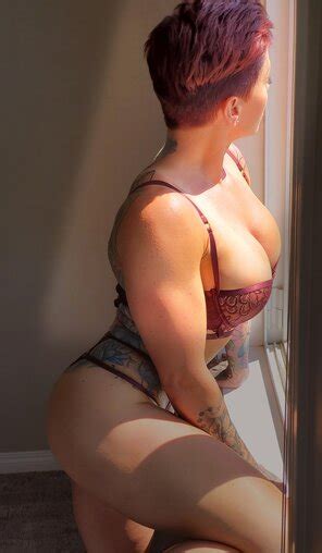 Peaking at my sexy neighbor ðŸ Porn Pic