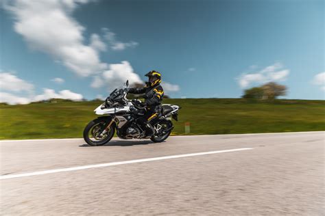 Triumph Tiger Vs Bmw R Gs