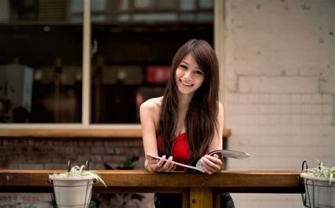 Brunette Women Bare Shoulders Looking At Viewer Model Depth Of Field Long Hair Smiling