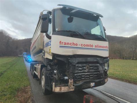 Les Faits Divers En France Jura Deux Morts Dans Une Collision Entre